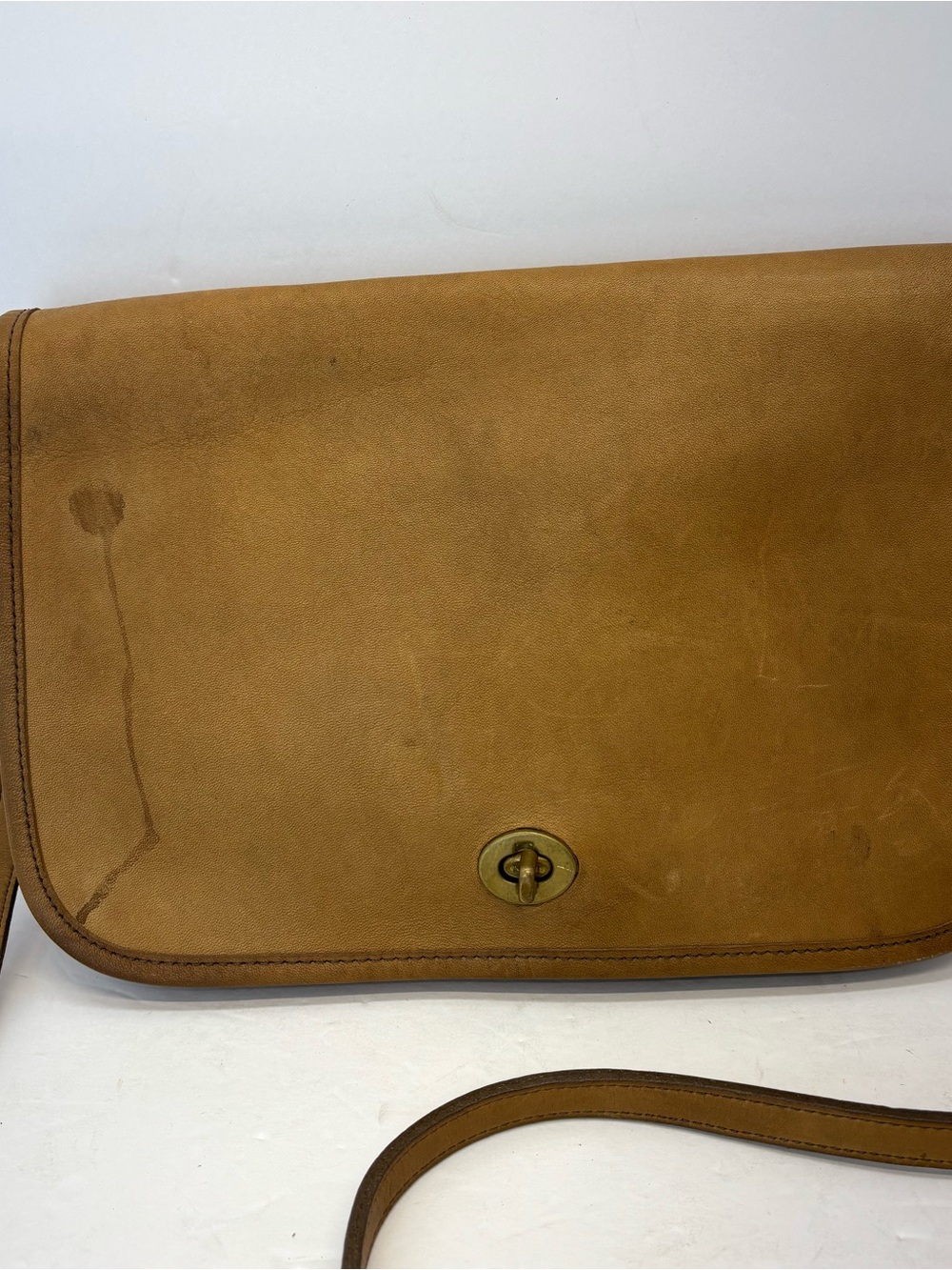 Vtg 70’s NYC Coach Tan Leather Crossbody Bag w/ Classic Turn Key Hardware Read - Picture 3 of 16